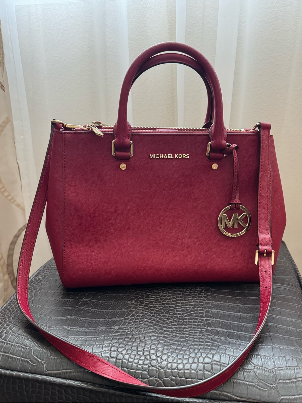 Michael Kors Sutton Satchel - Red Saffiano Leather - Top-Handle/Crossbody Bag